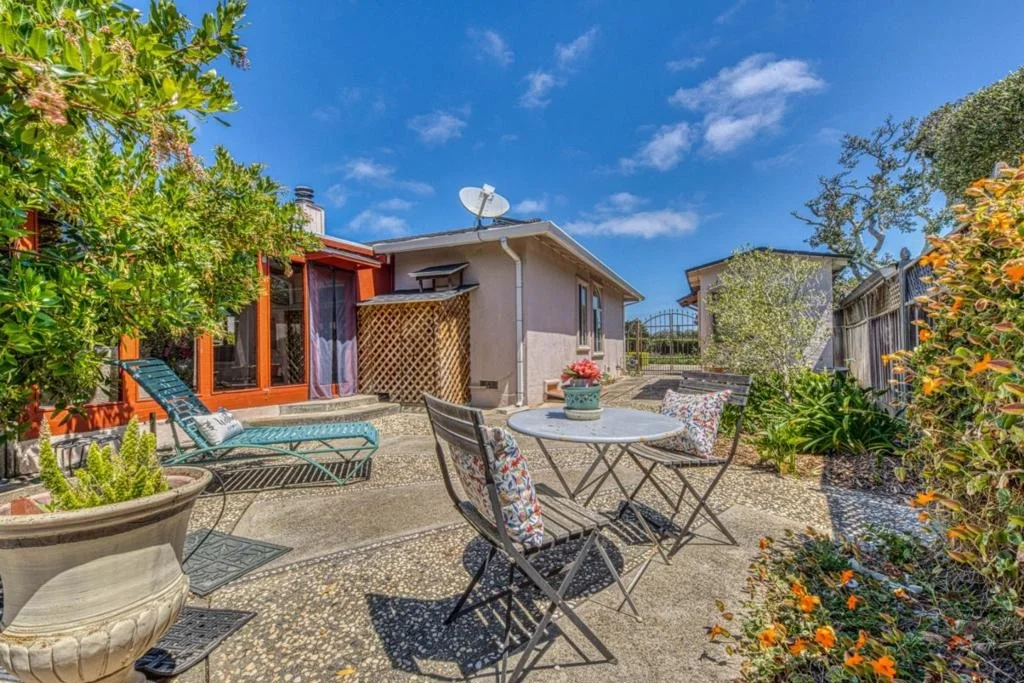 Photo of 15460 Oak Hills Drive