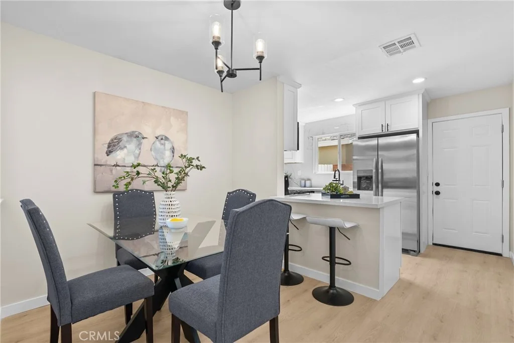 Photo of 512 E Lingard