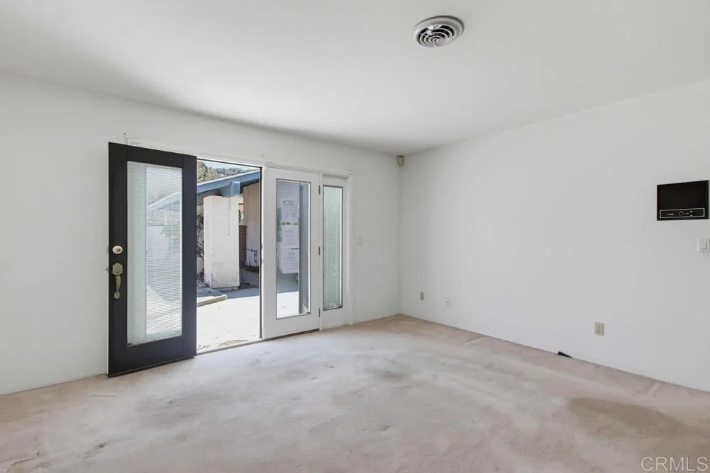 Photo of 31122 Old River Road