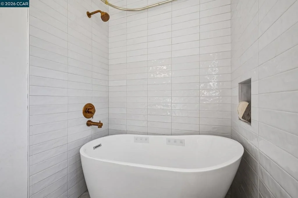 Photo of 1243 Davis Ave.