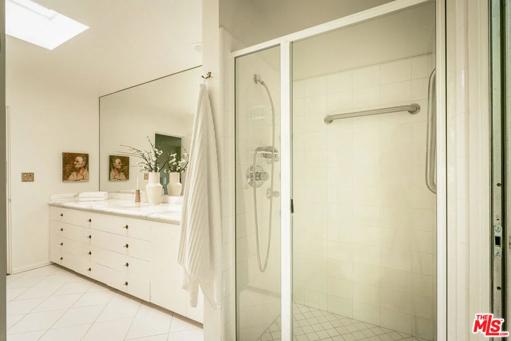 Photo of 832 Canon Drive
