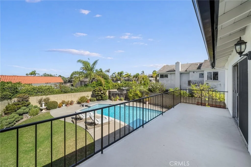 Photo of 890 N Hillside Drive
