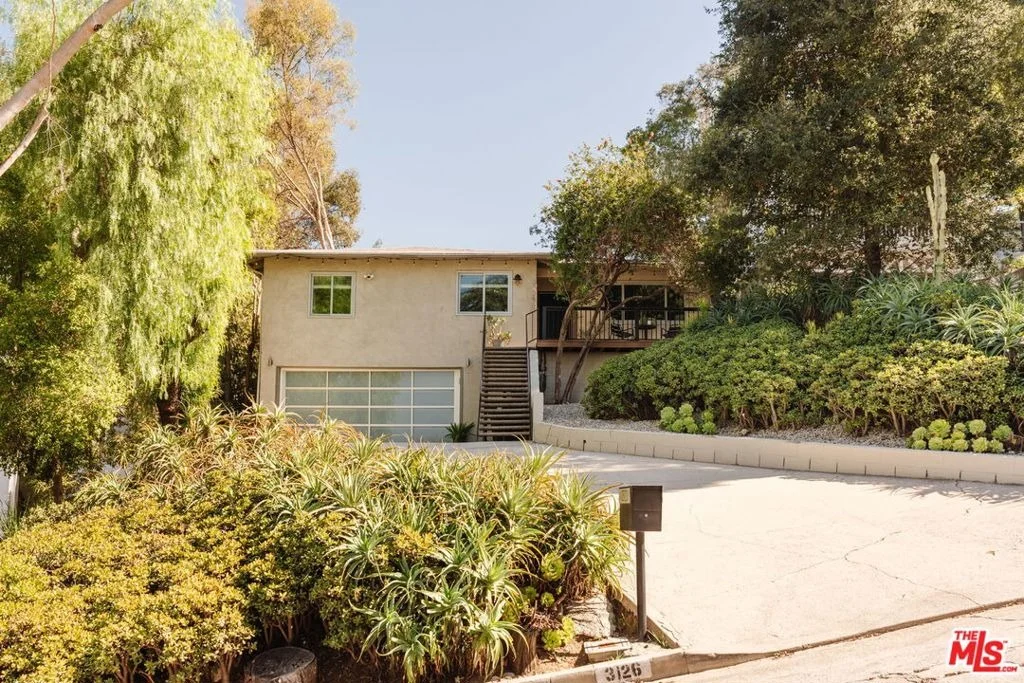 Photo of 3126 Oakcrest Drive