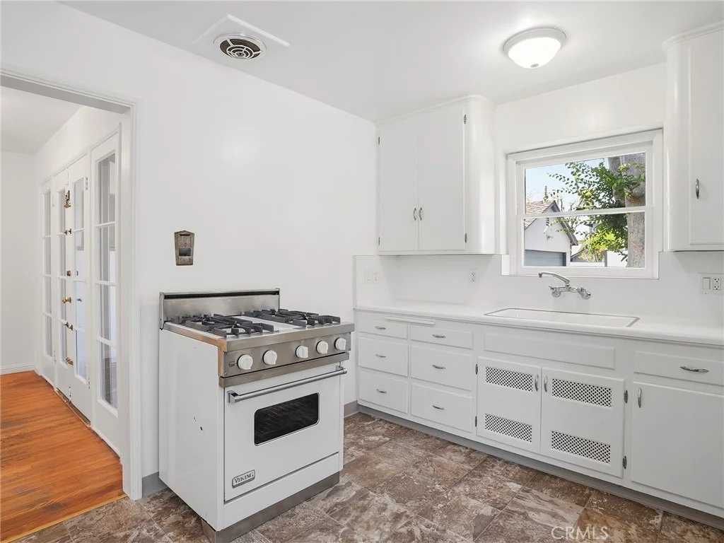Photo of 1727 N Hill Avenue