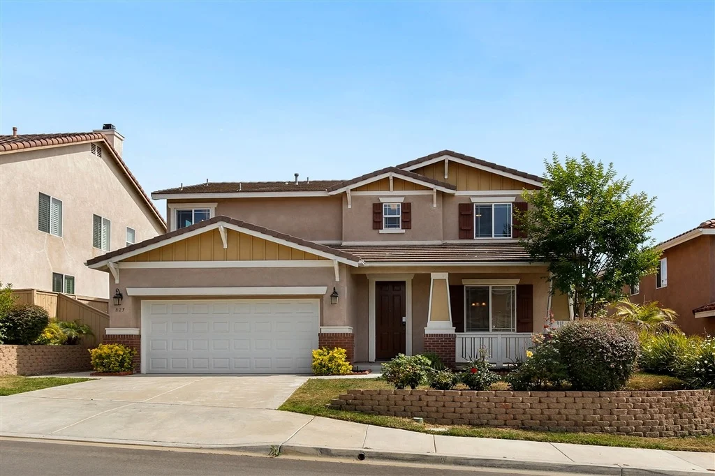 Photo of 825 Avenida Abeja