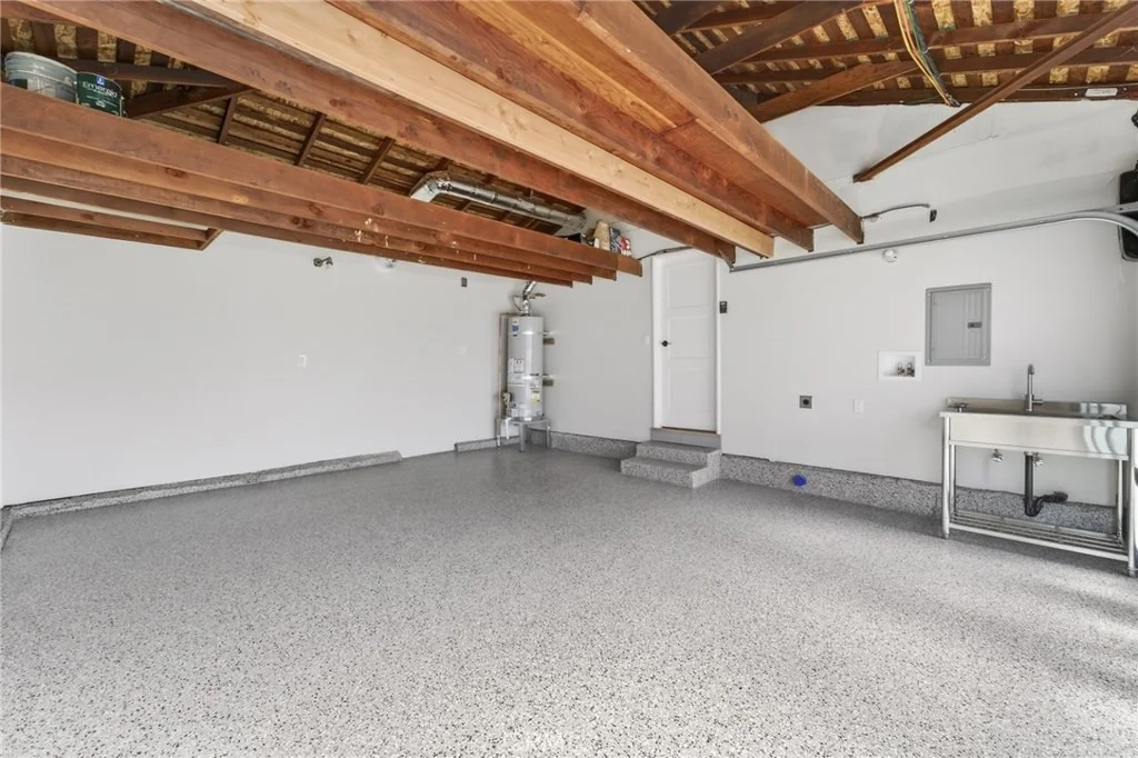 Photo of 4761 Central
