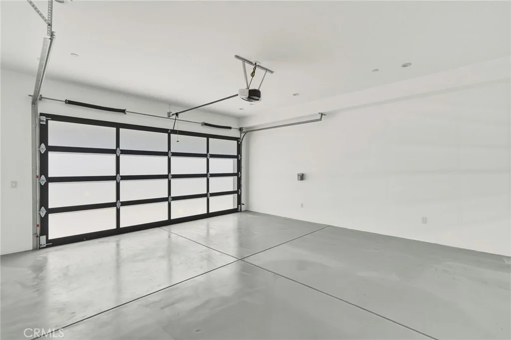 Photo of 2501 Curtis
