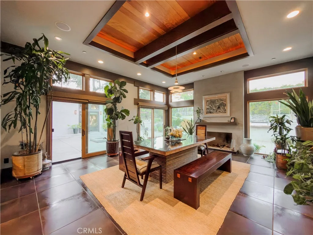 Photo of 865 W Foothill