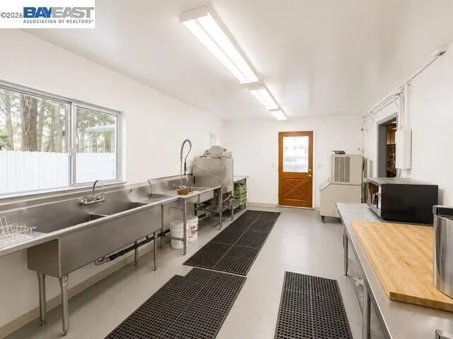 Photo of 590 Airport Rd