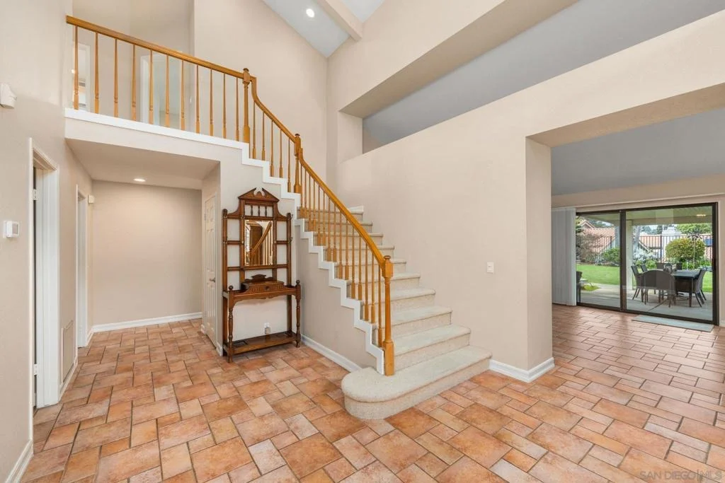 Photo of 2087 Balboa Cir.