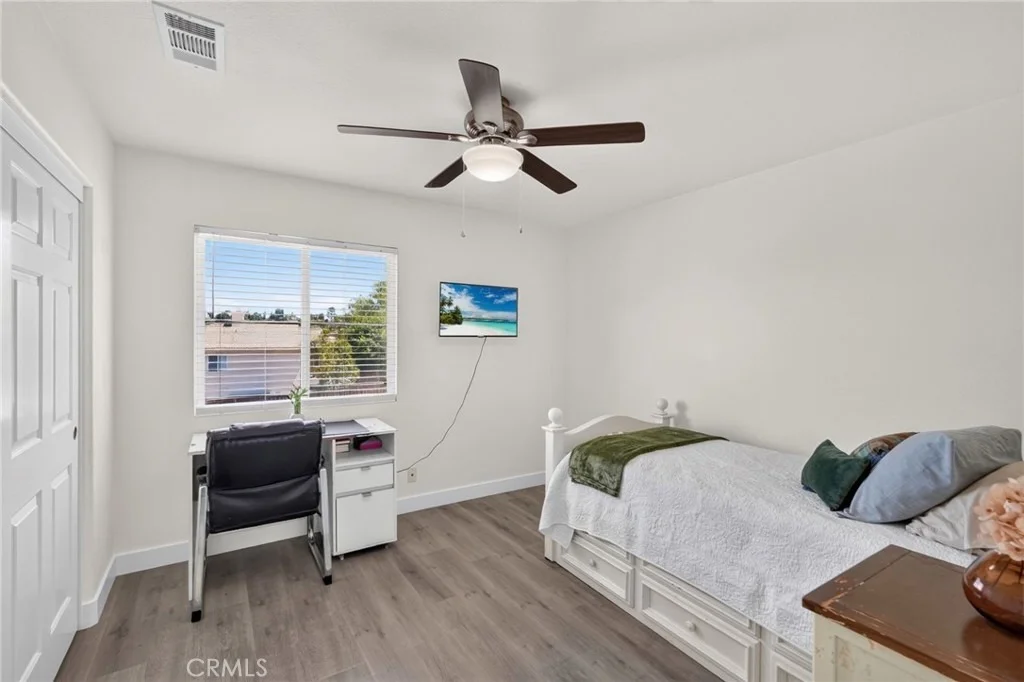 Photo of 41211 Pine Tree