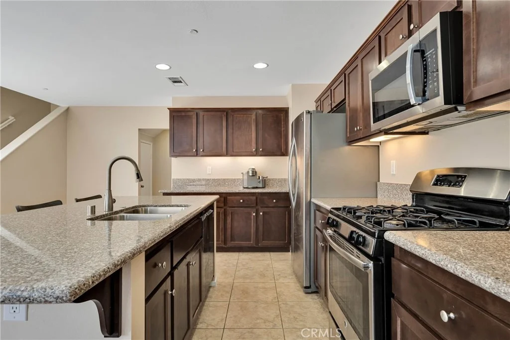 Photo of 1445 Chinaberry
