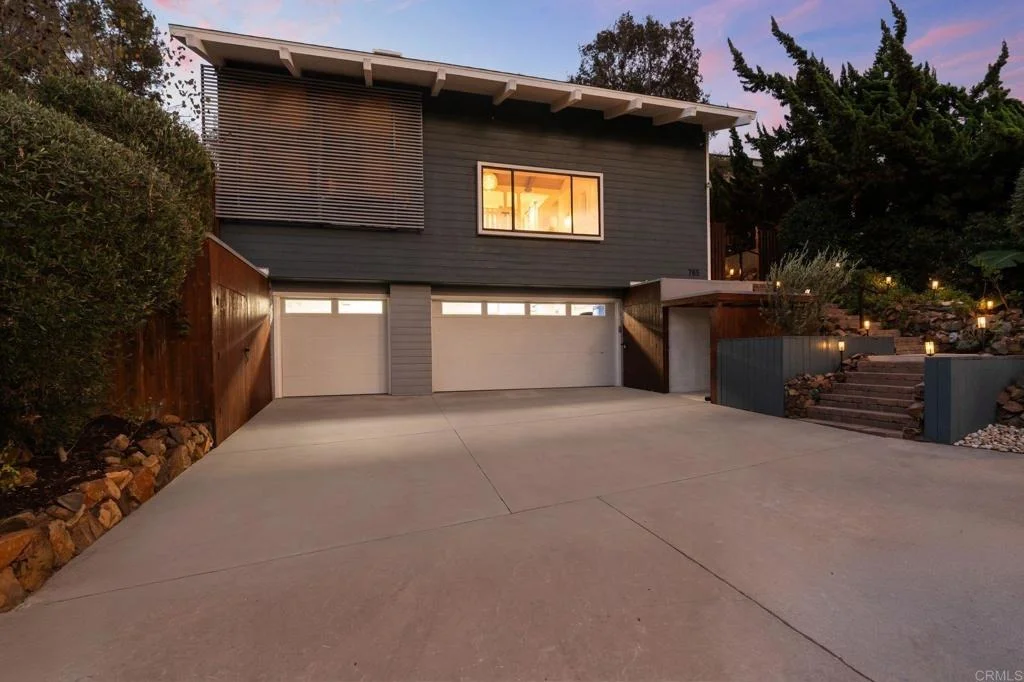 Photo of 765 Val Sereno Drive