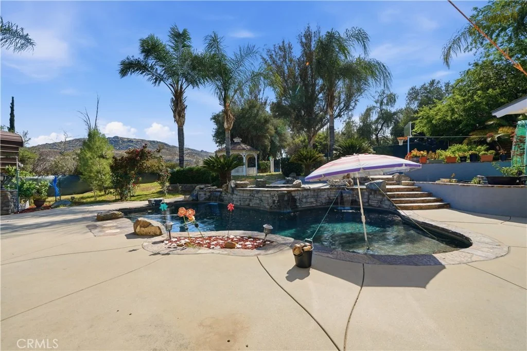 Photo of 41215 Crest Dr