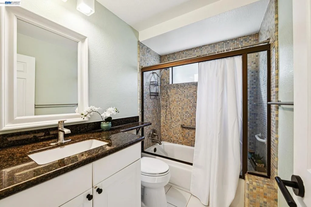 Photo of 8 Avondale Lndg