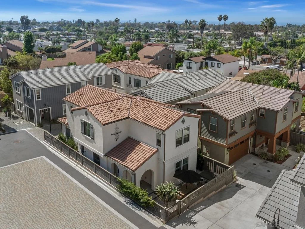 Photo of 1156 E Cove Pl.