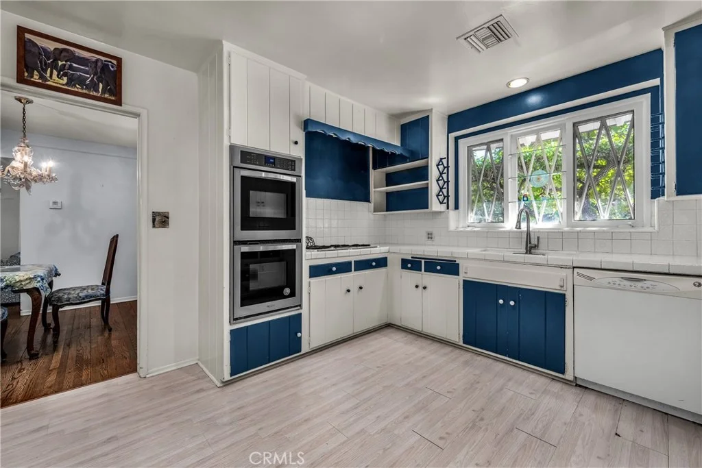 Photo of 4317 Petit Avenue
