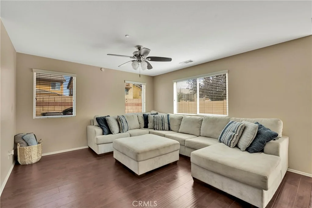 Photo of 1445 Chinaberry