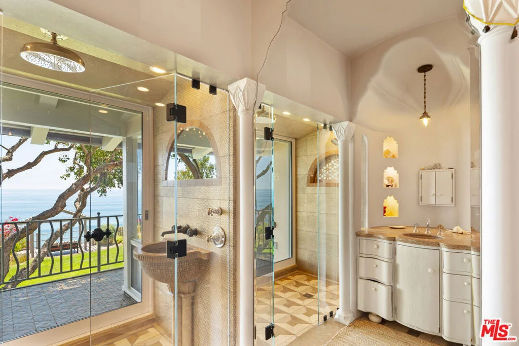 Photo of 28980 Cliffside Drive