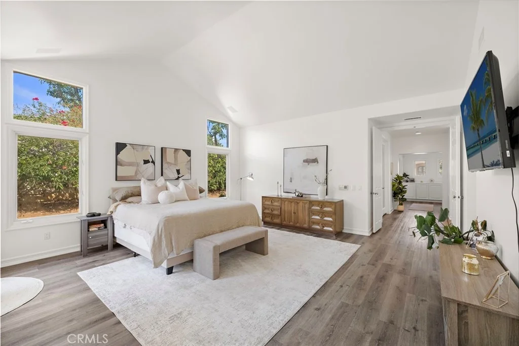 Photo of 1582 White Alder
