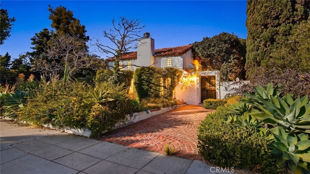 Photo of 2243 Cloverfield Boulevard