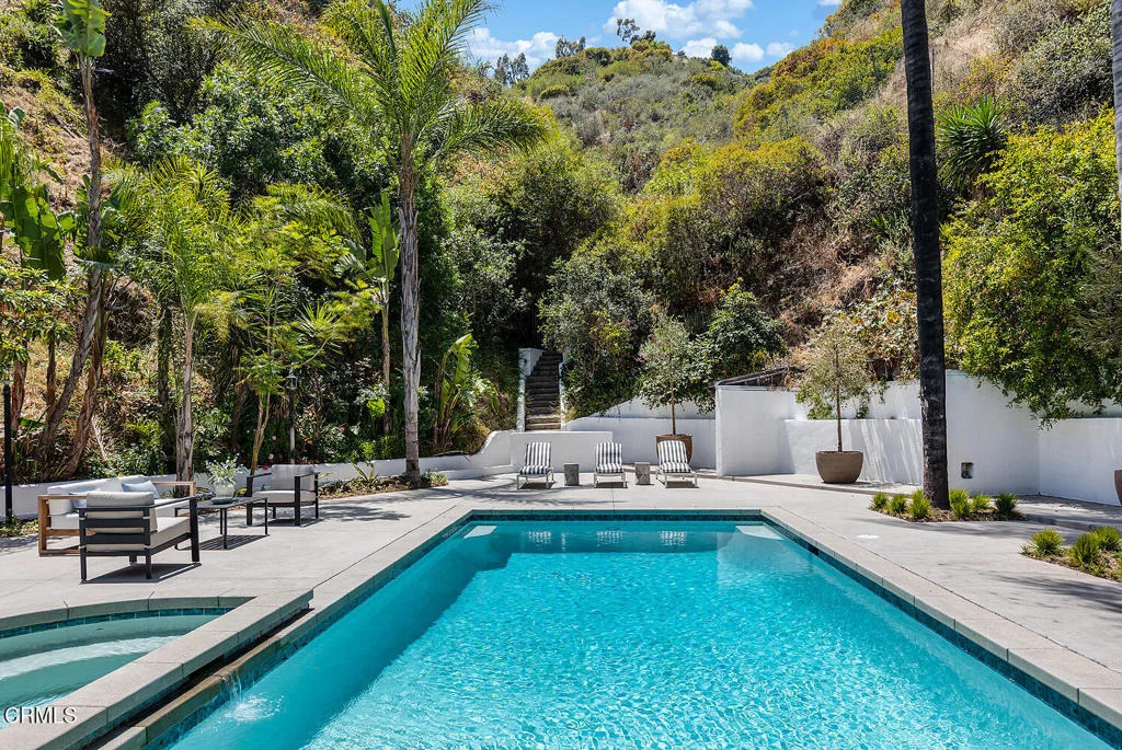 Photo of 1475 N Bundy Drive