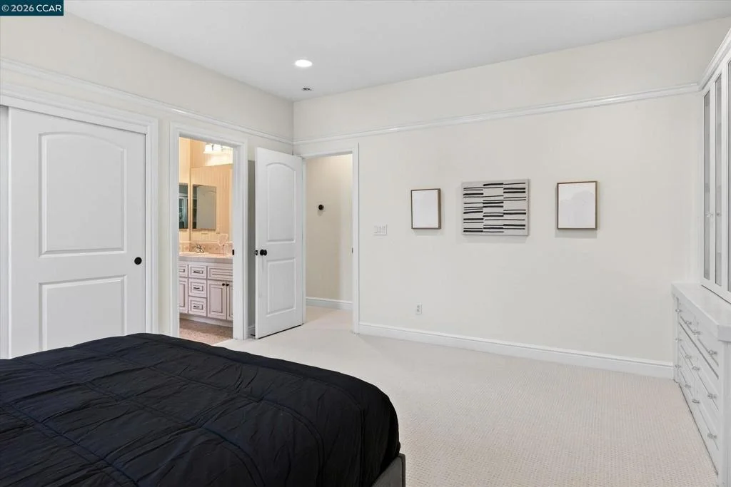 Photo of 3086 Hastings Way