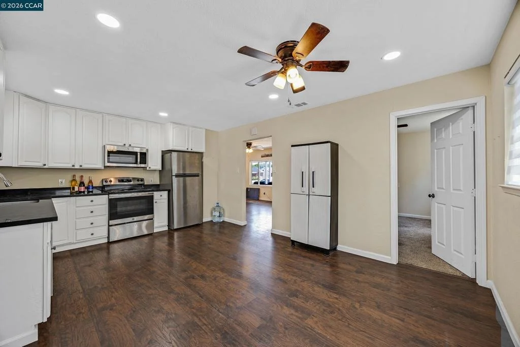 Photo of 7 Lawrence Ave