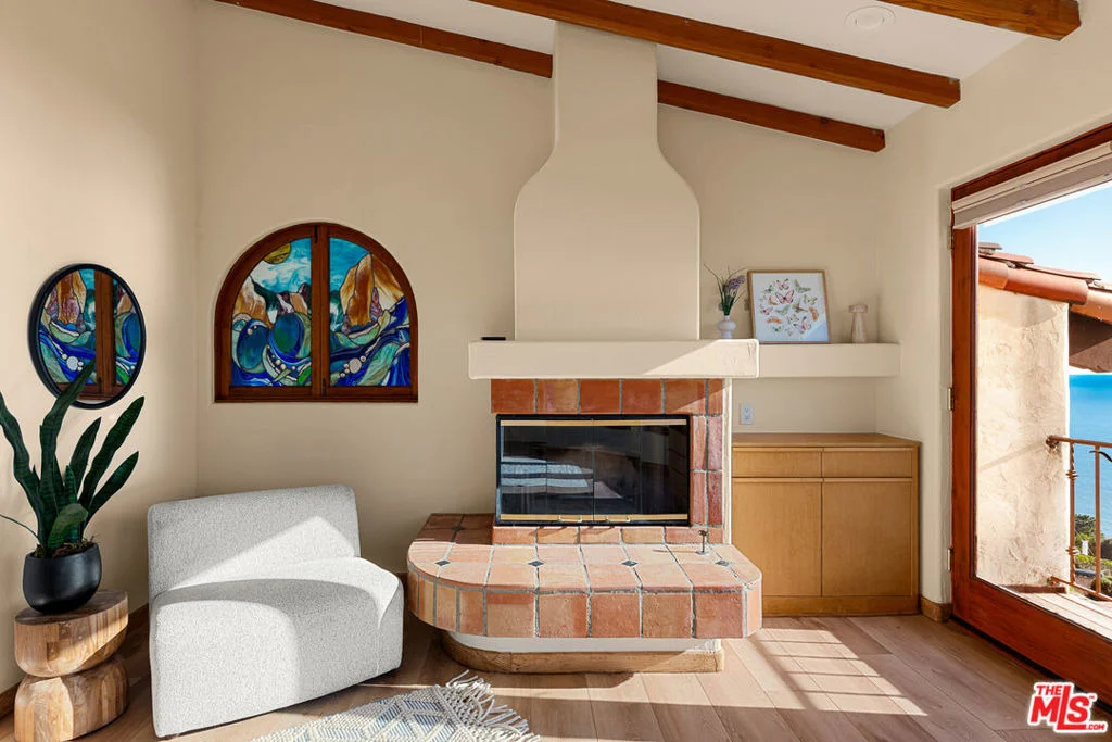 Photo of 4240 Avenida De La Encinal