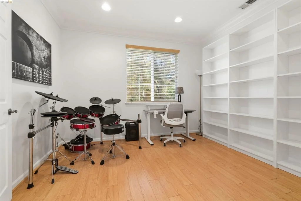 Photo of 9569 California Oak Cir