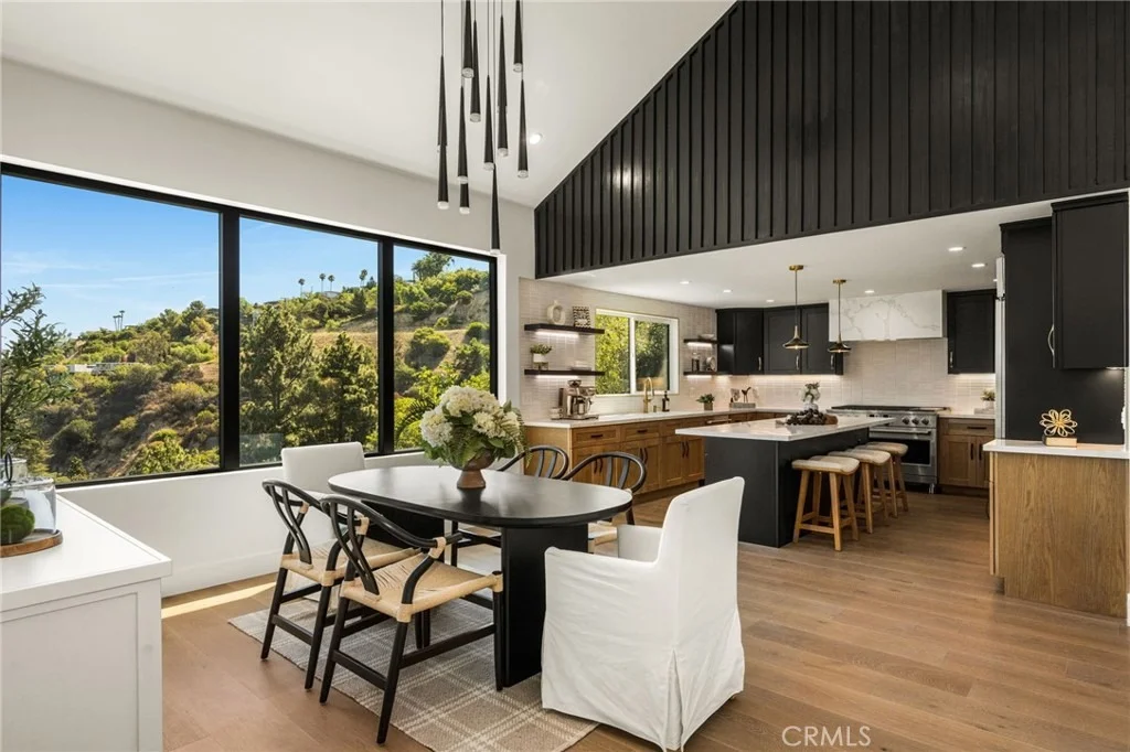 Photo of 3566 Beverly Glen