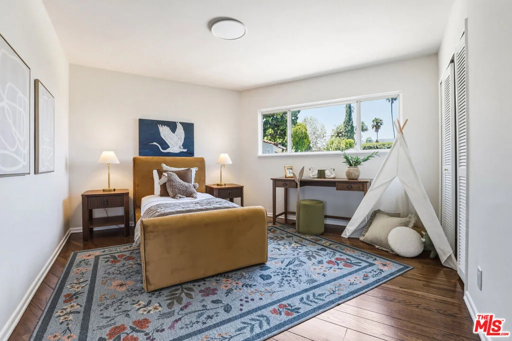 Photo of 2525 Ivanhoe Drive