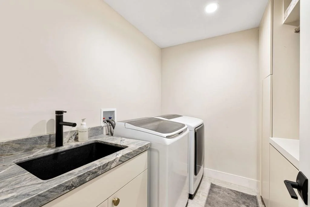 Photo of 45655 Apache Road