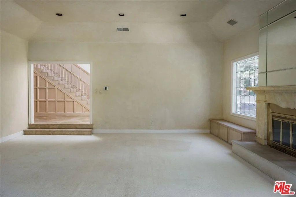 Photo of 2573 Benedict Canyon Drive