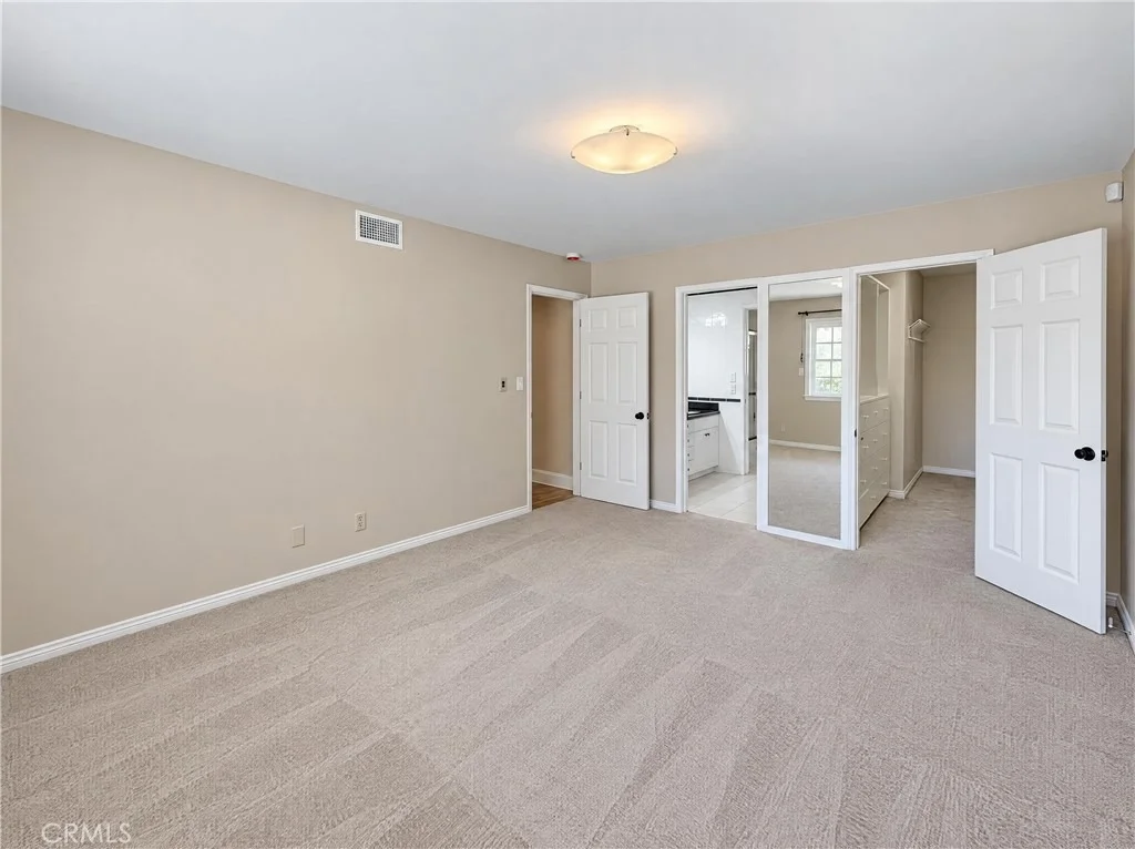 Photo of 1042 Whispering Oaks