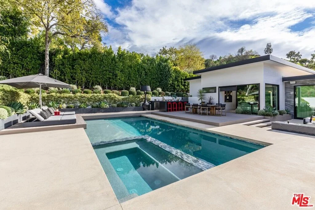 Photo of 9455 Eden Drive