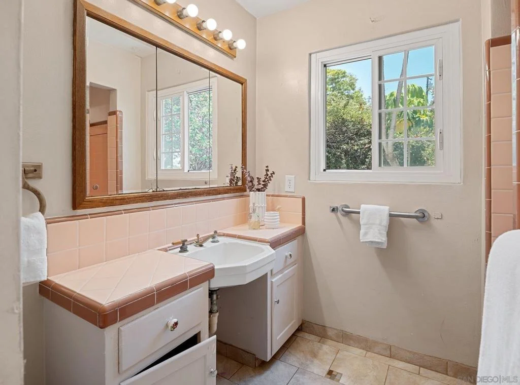 Photo of 8500 Hillcrest