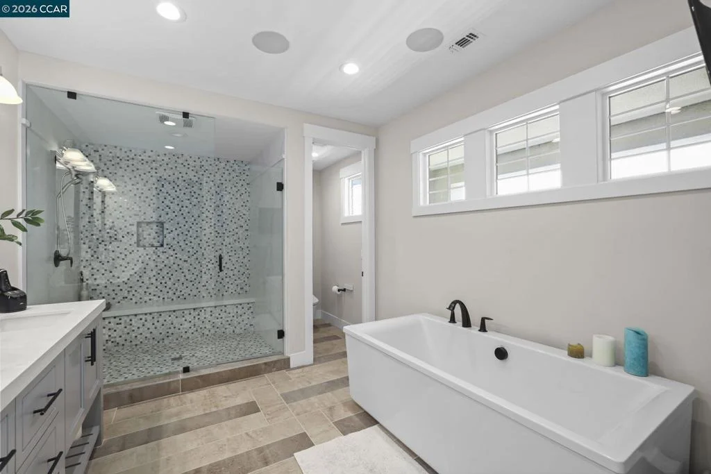 Photo of 600 Thyme Way