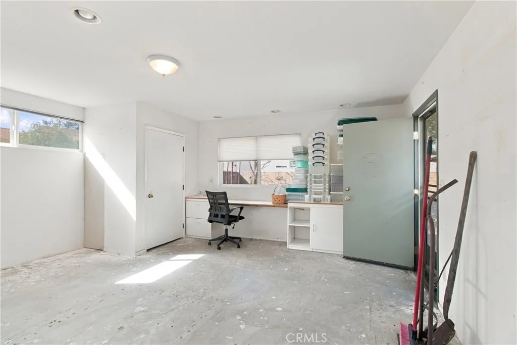 Photo of 2043 N Maple