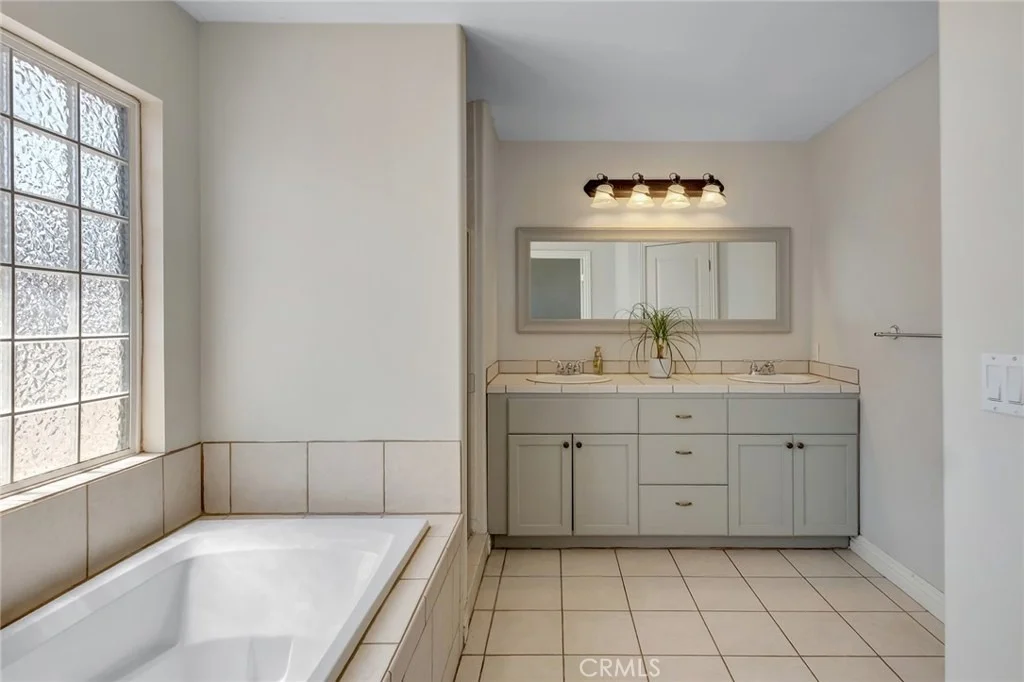 Photo of 14952 Rivers Edge