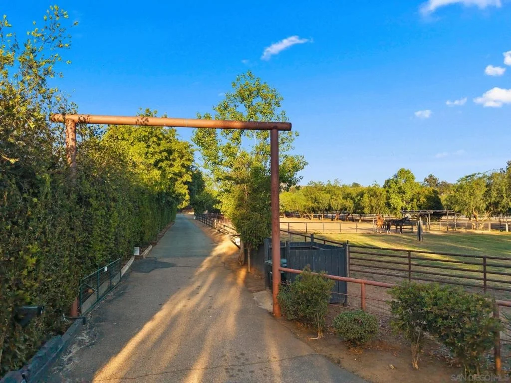 Photo of 20751 Sutherland Dam Road