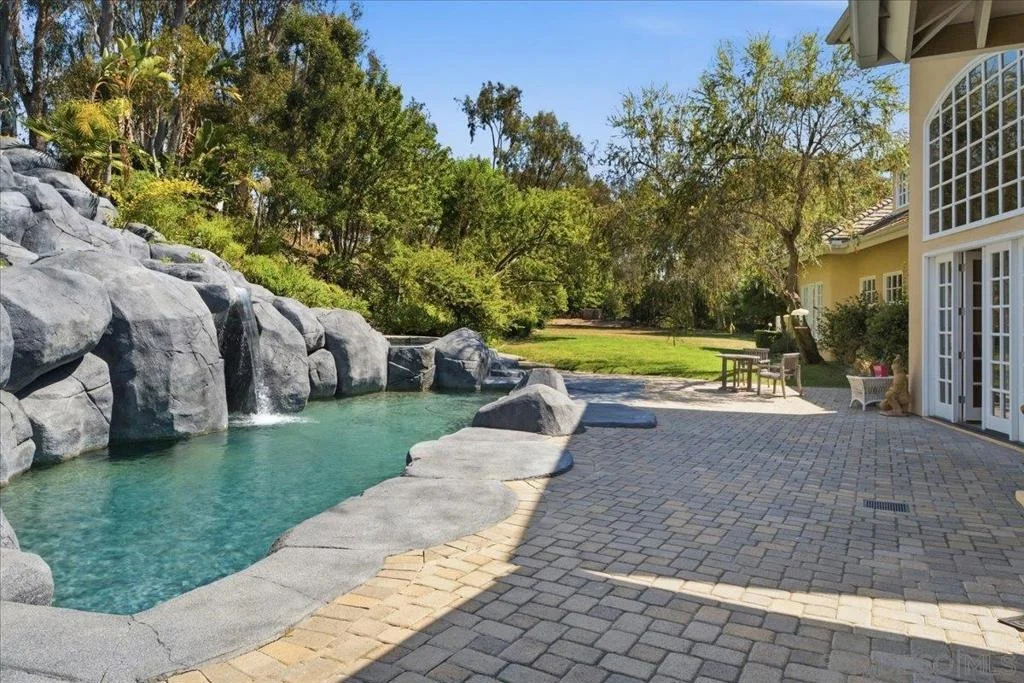 Photo of 6150 Avenida Alteras