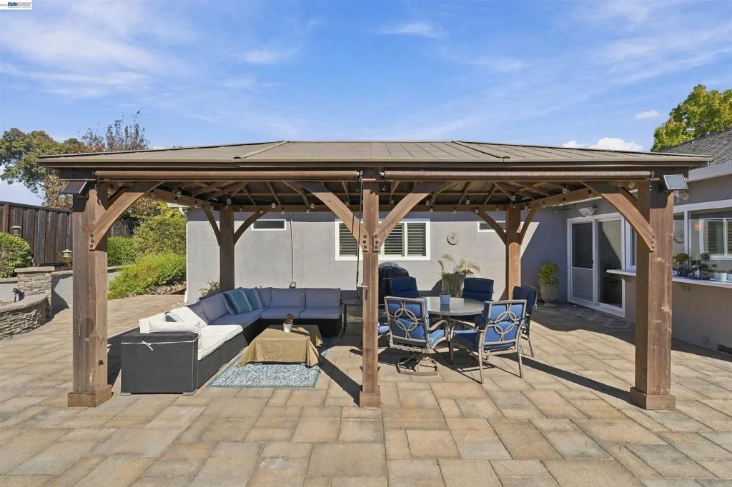 Photo of 3079 Bernard Ave