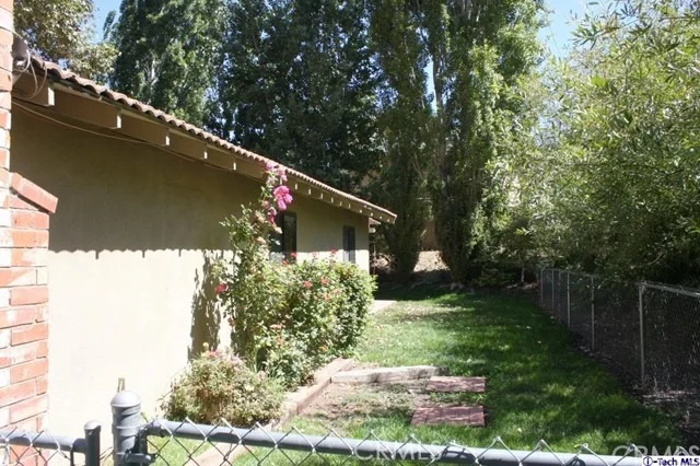 Photo of 22450 Fontana Street