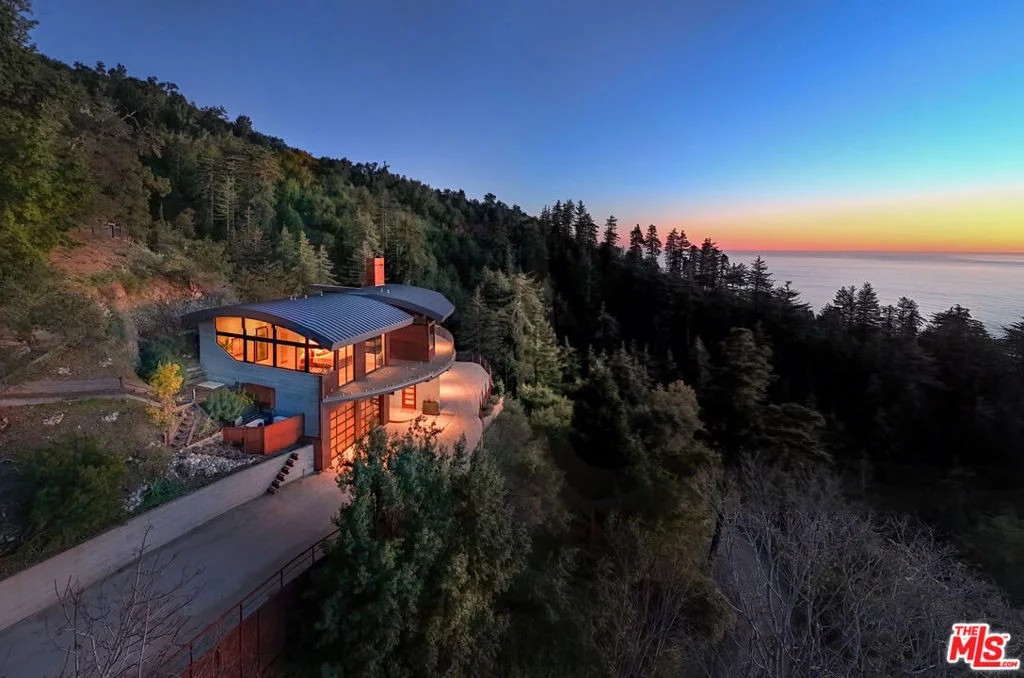 Photo of 47730 Coast Ridge Road