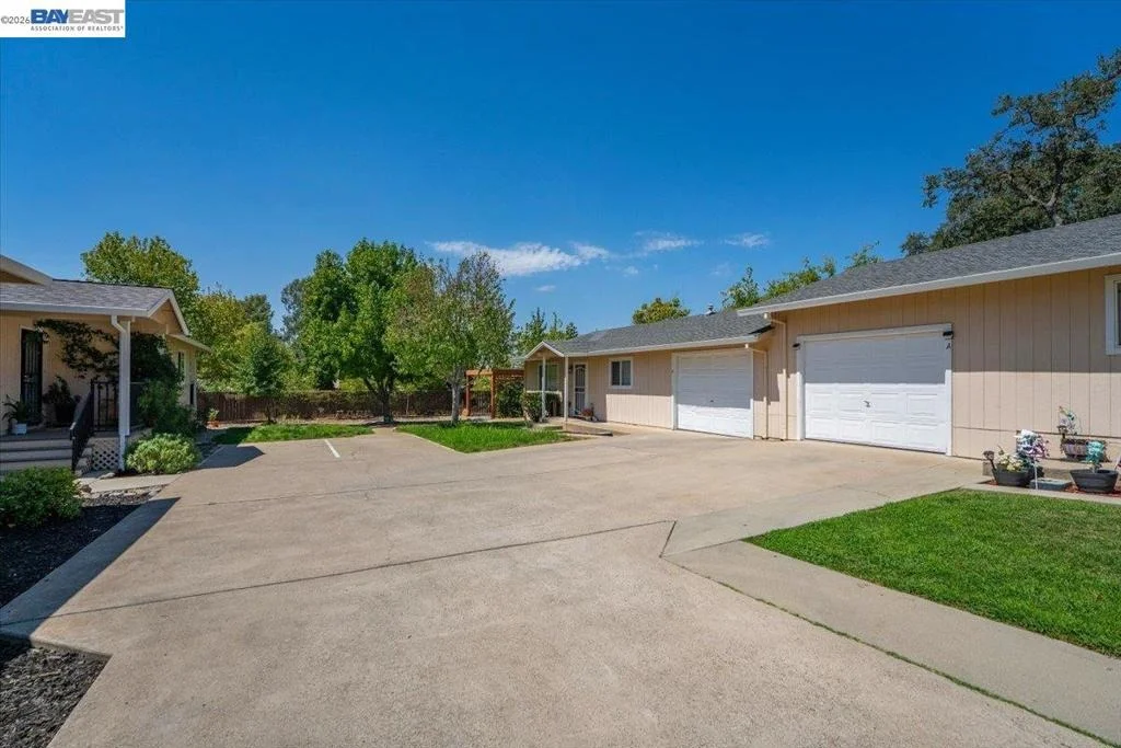 Photo of 2584 Reservoir Ln