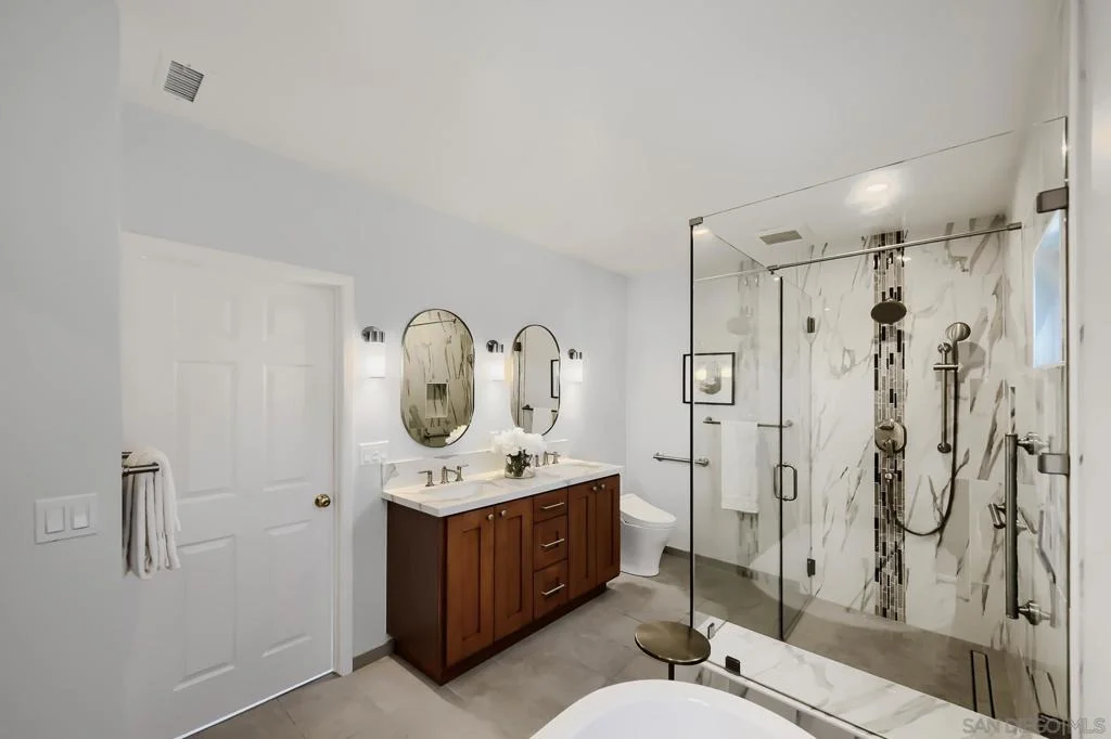 Photo of 5379 La Jolla Mesa