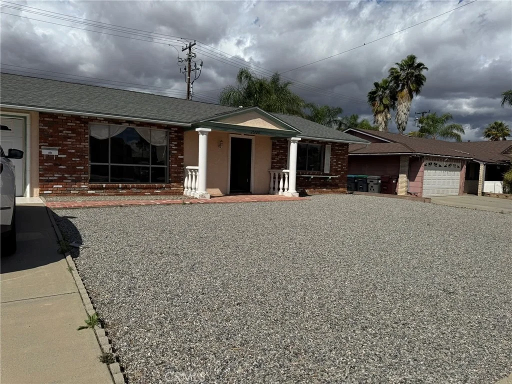 Photo of 25720 Ridgemoor