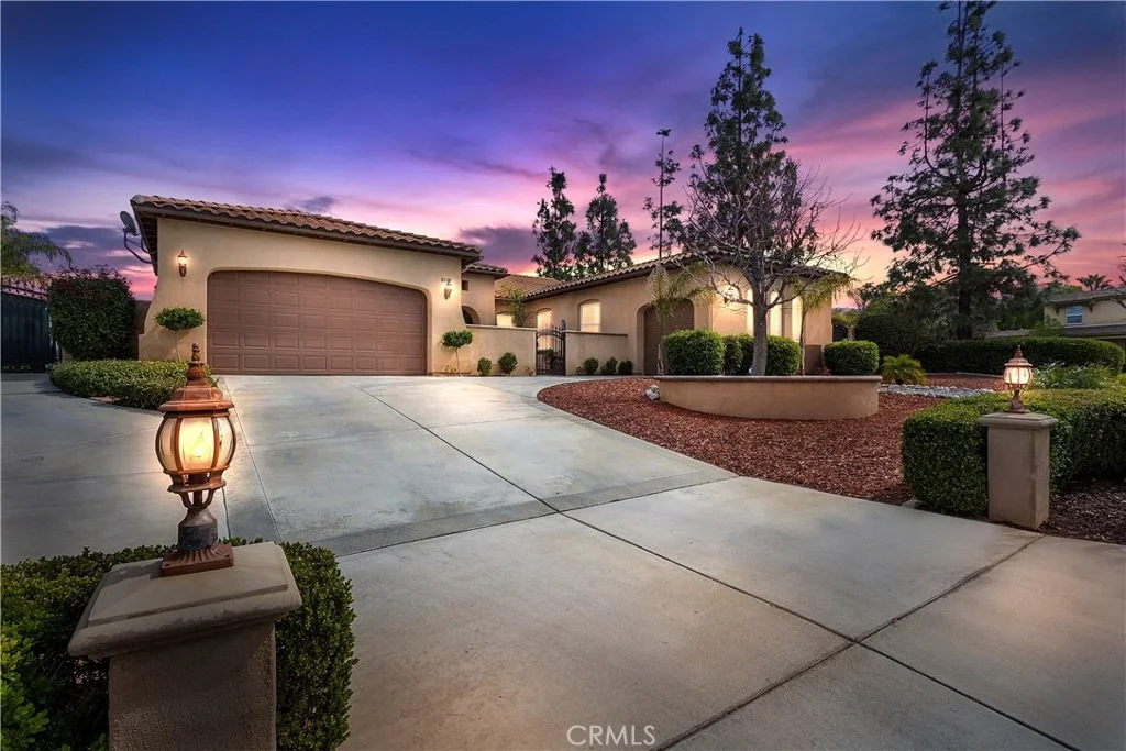 Photo of 8085 Armagosa Drive