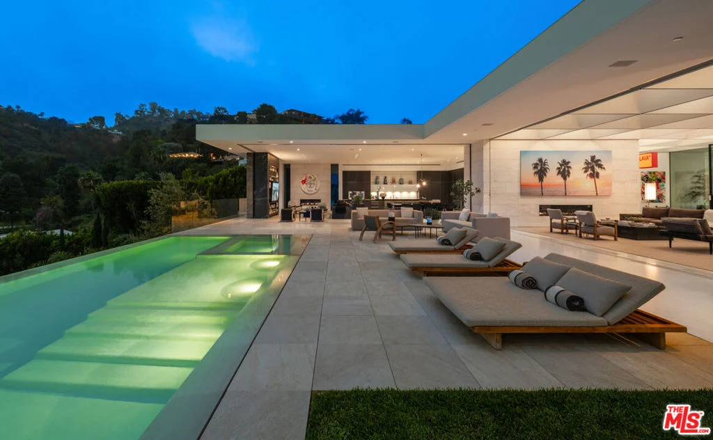Photo of 9265 Robin Drive